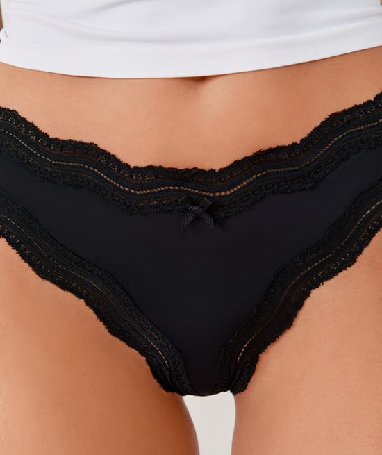 Tanga con bordes de encaje de microfibra;${refinementColor}