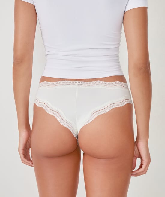 Tanga con bordes de encaje de microfibra;${refinementColor}