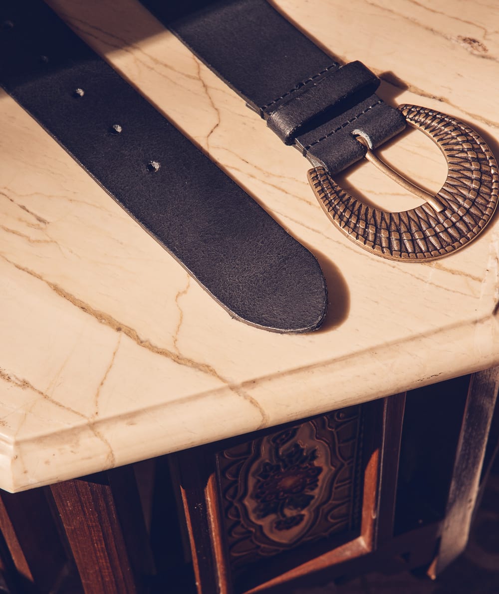 Eden leather belt;${refinementColor}