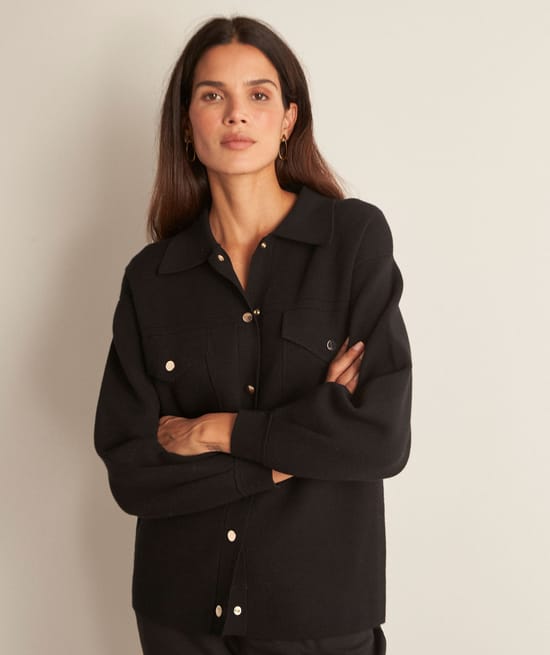 Schwarzes Overshirt aus EcoVero-Strick Brooke;${refinementColor}