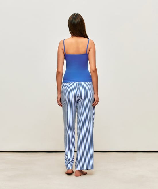 Pajama pants with stripes;