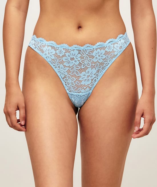 Floral lace thong;