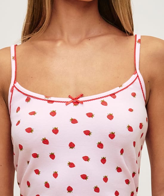 Strawberry pattern jersey t-shirt;