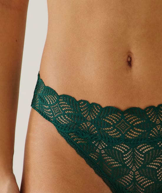 Lace thong;