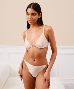 Soutien-gorge corbeille;