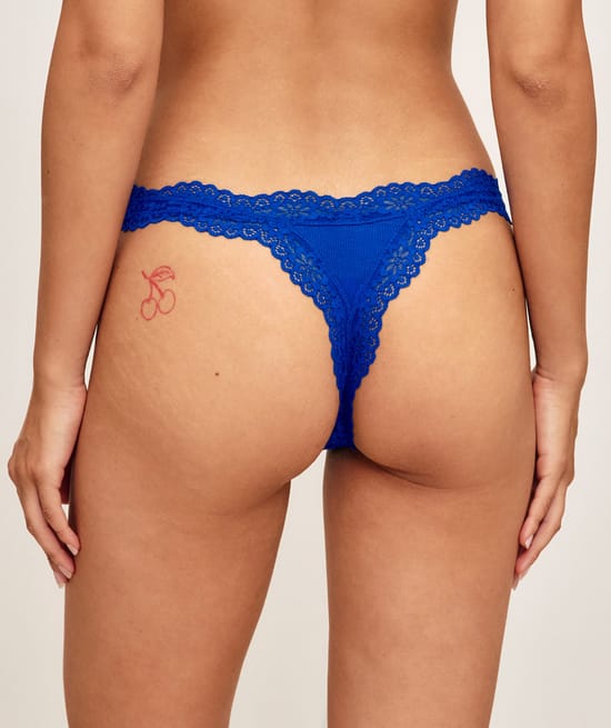 String en coton et dentelle;