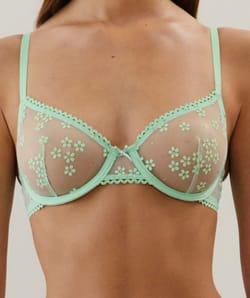 Balconette bra in tulle with embroidery;