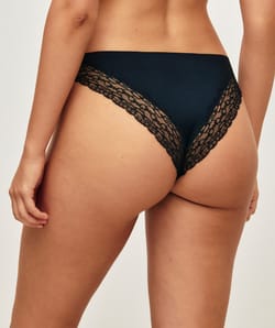 Panties with lace bands;
