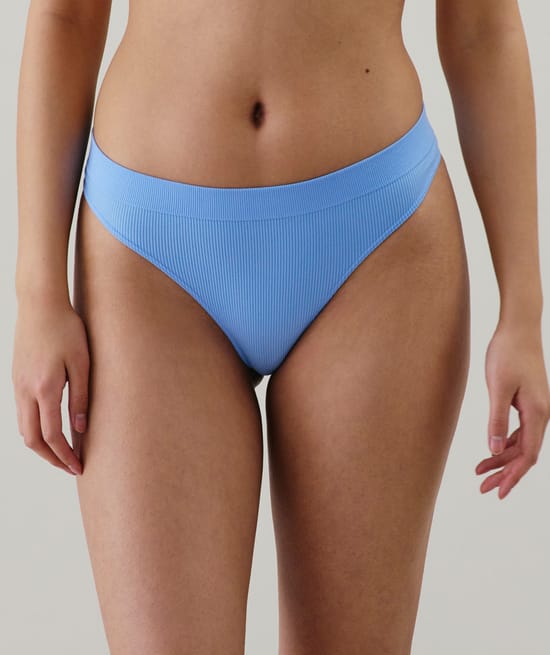 Seamless thong;
