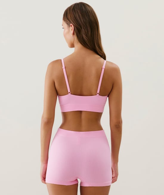 Seamless push-up bra;