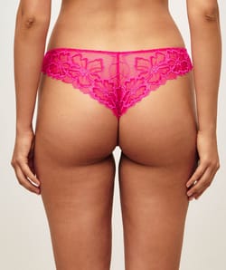 Lace panties with floral embroidery;