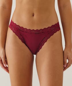 Tanga de algodón y encaje;