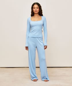 Pantalon droit motif fleuri;