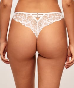 Tanga en dentelle;
