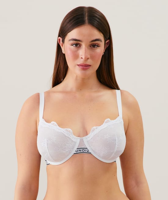 Lace balconette bra;