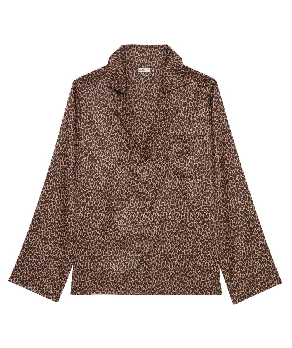 Camisa de satén con estampado de leopardo;