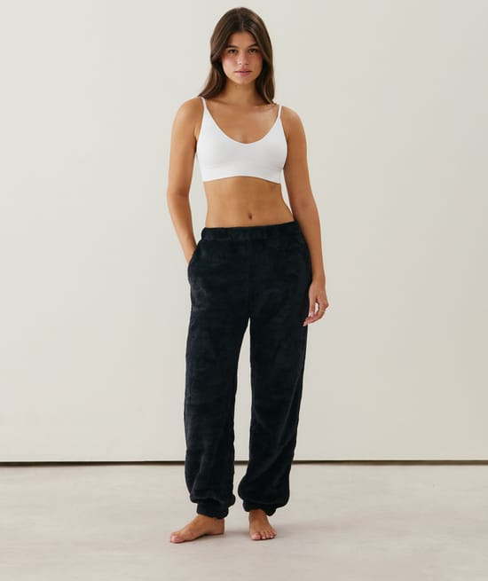 Fleece trousers with heart pattern;