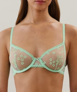 Balconette bra in tulle with embroidery;