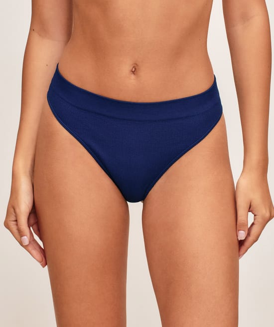 Seamless ribbed string;