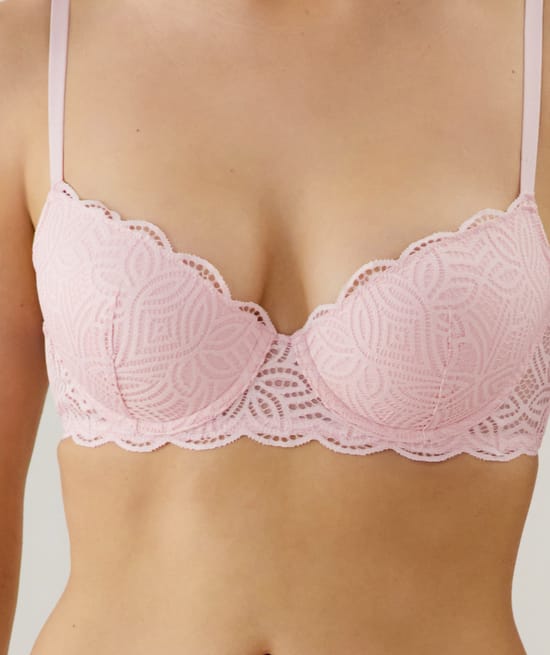 Soutien-gorge ampliforme en dentelle;