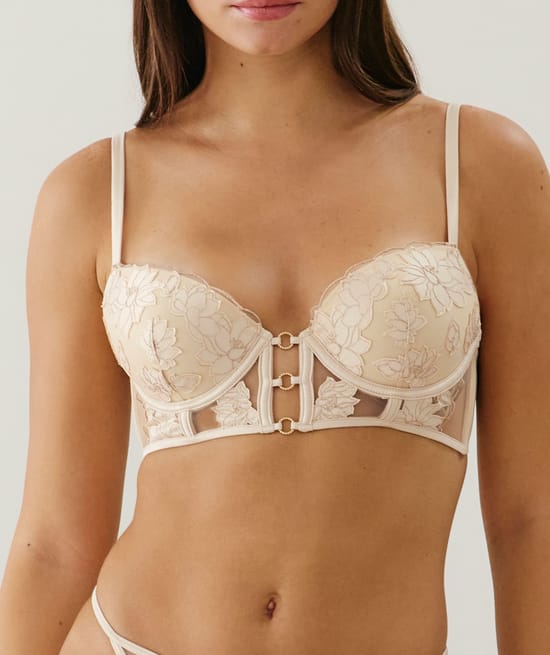 Push-up bra with embroidery;