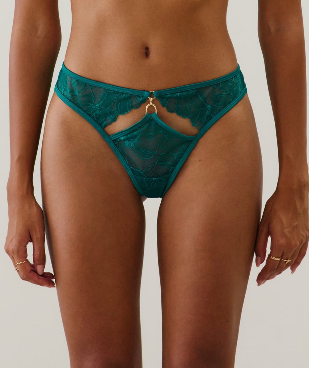 Tanga en dentelle;