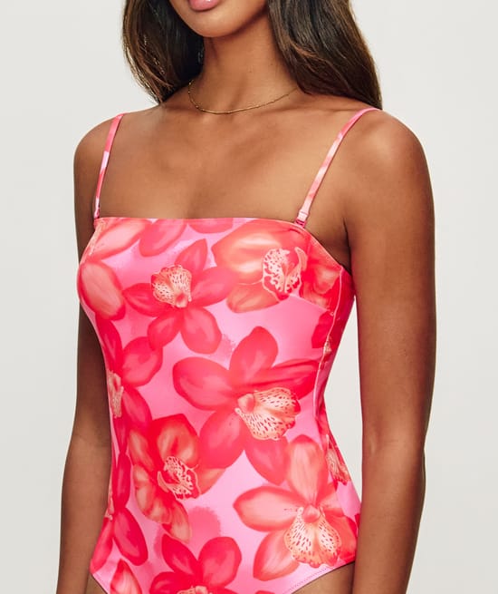 One piece - Swimsuit;