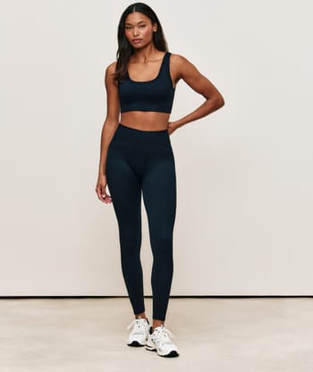 Seamless leggings;