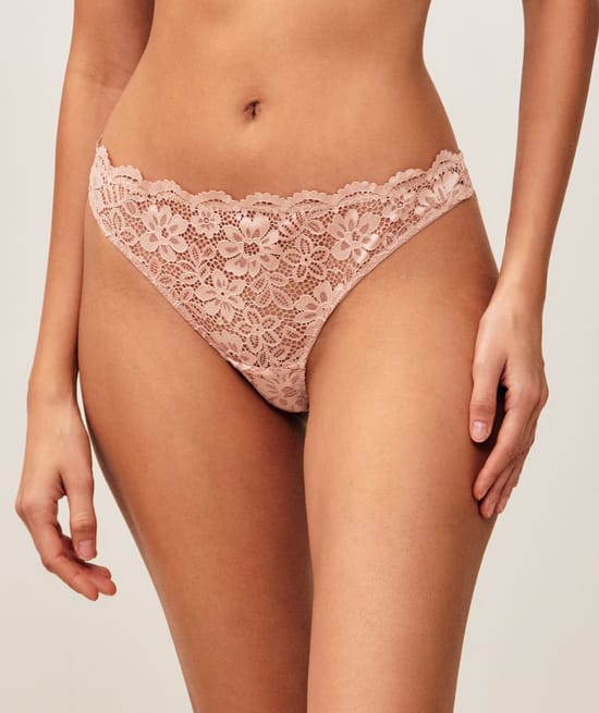 Floral lace thong;