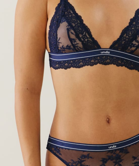 Soutien-gorge triangle en dentelle;