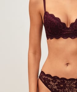 Soutien-gorge ampliforme en dentelle florale;