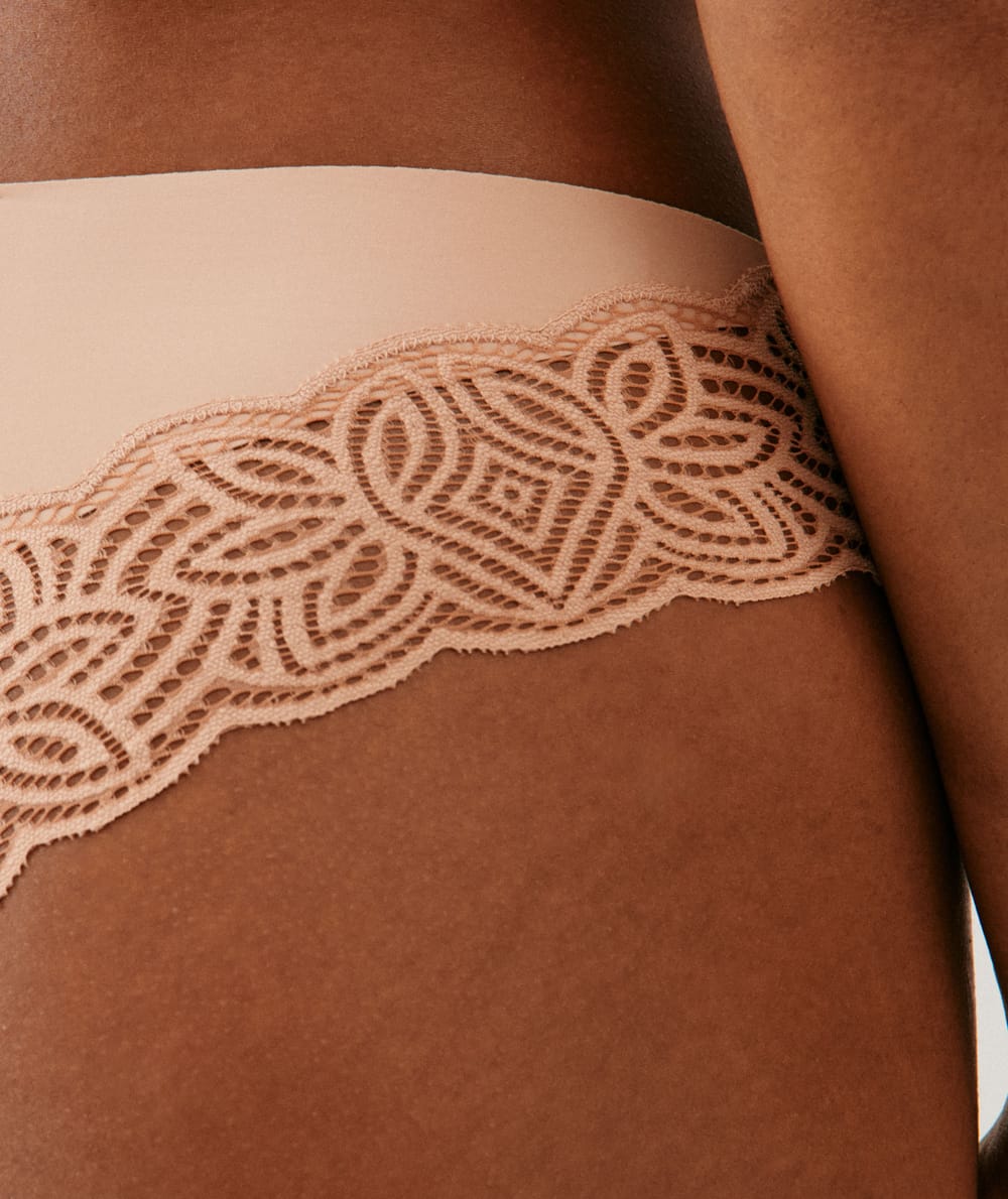 Cheeky en microfibre et dentelle chair;