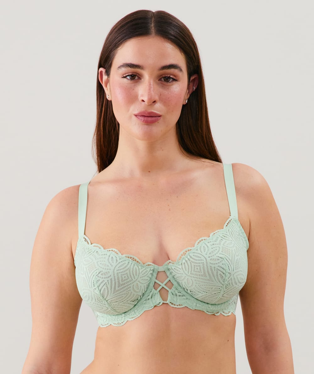Lace balconette bra;