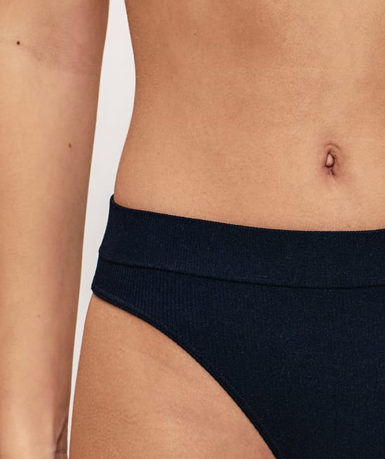 String taille haute c&ocirc;tel&eacute;;