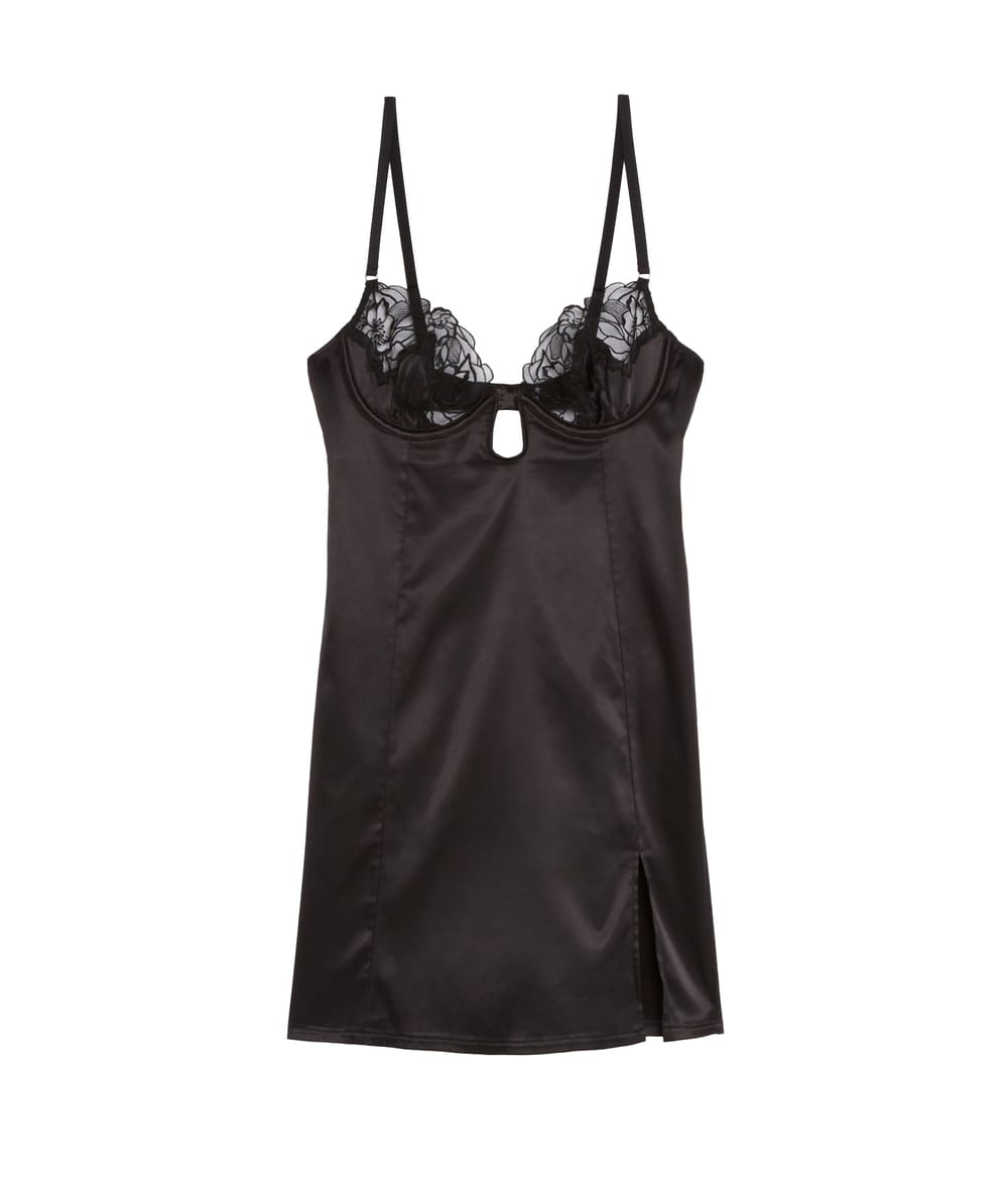 Nuisette corbeille en satin;