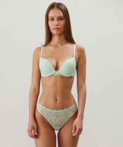 Sujetador ultra push-up de encaje;