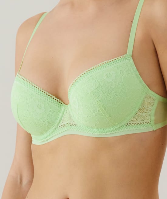 Soutien-gorge ampliforme en dentelle;