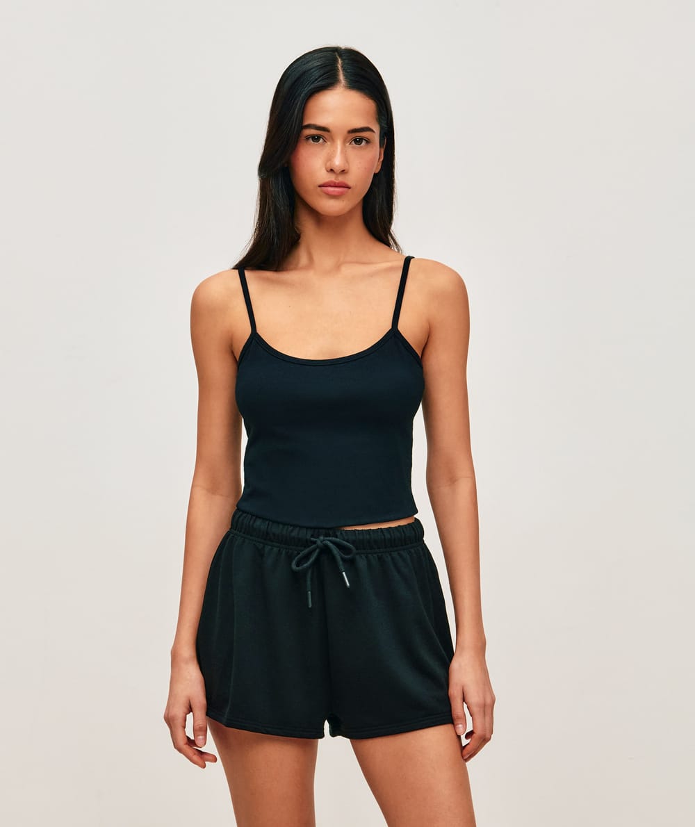 Short en molleton noir;