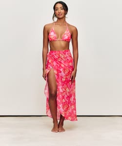 Floral print sarong;