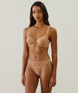 Soutien-gorge corbeille en dentelle;