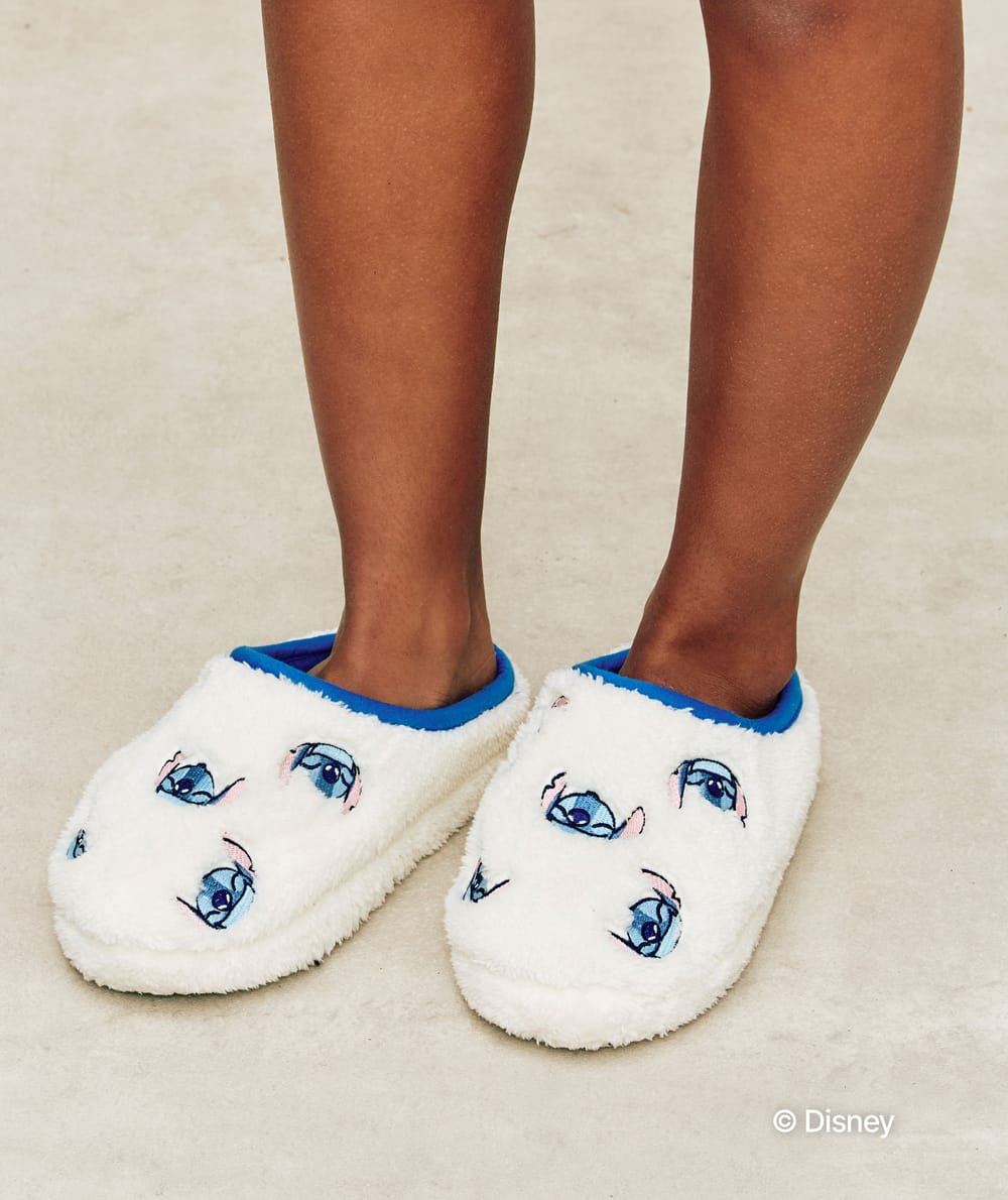 Chaussons sherpa Stitch;