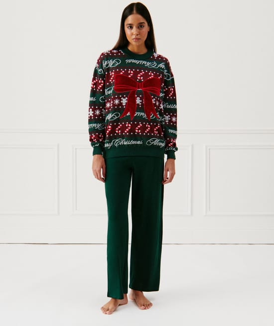 Knitted sweatshirt;