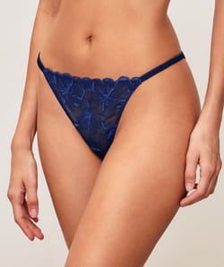 Floral lace thong;