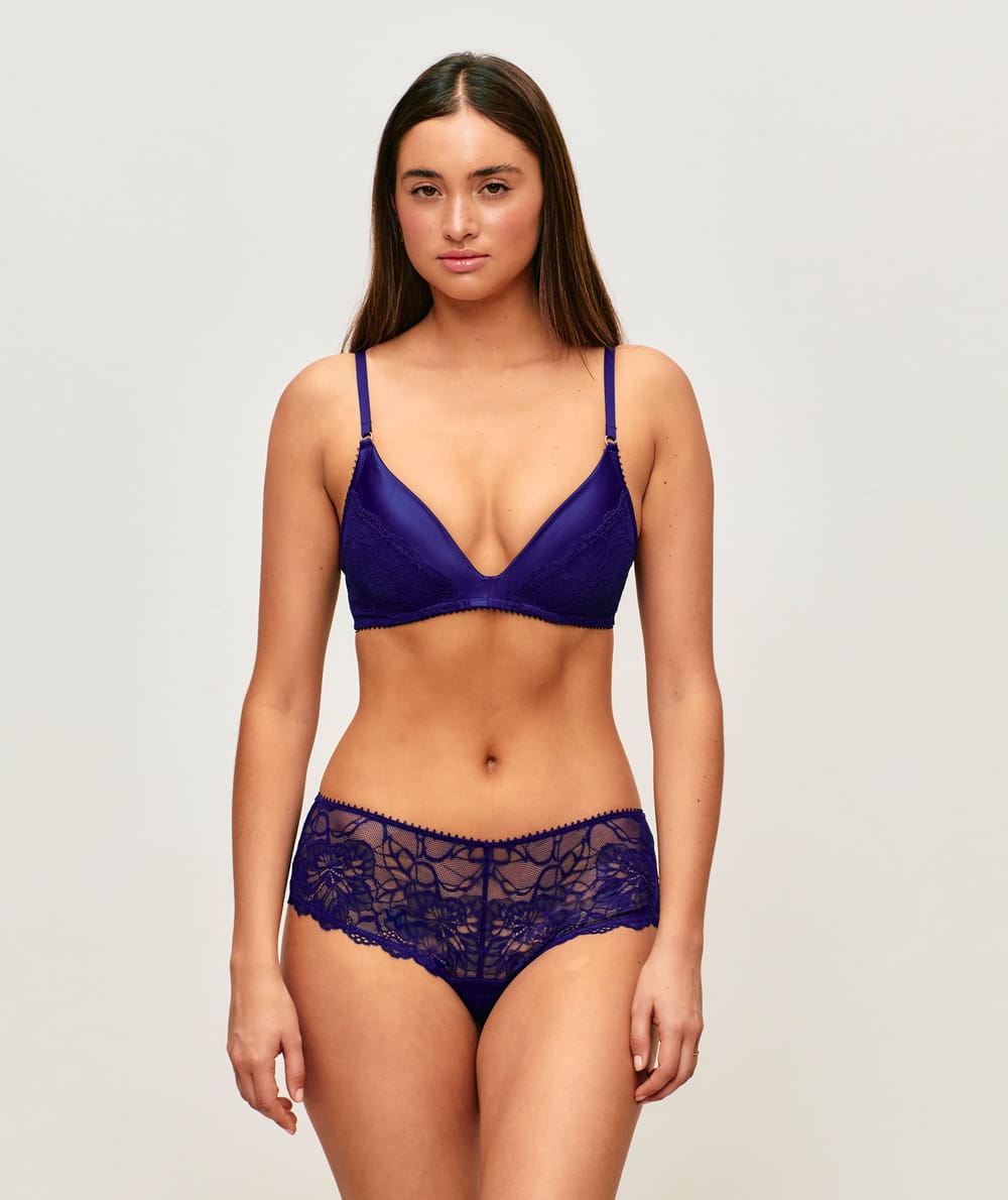 Satin and lace push-up bra;