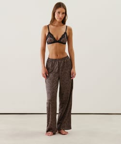 Satijnen broek met luipaardprint;