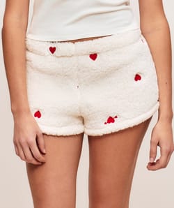 Sherpa shorts with heart pattern;