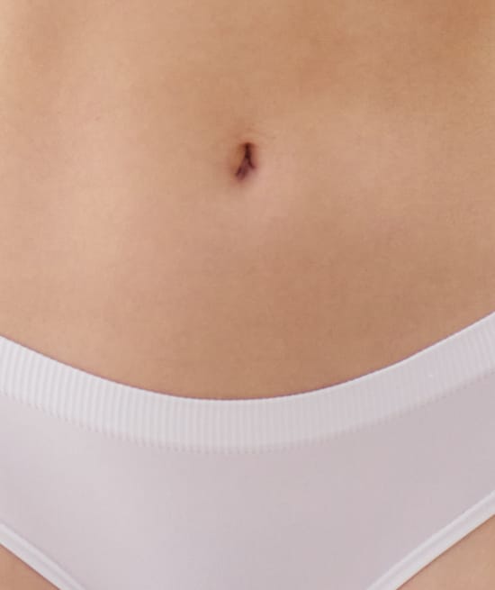 Plain seamless boy shorts;