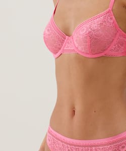 Soutien-gorge corbeille en dentelle;