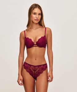 Ultra push-up lace bra;