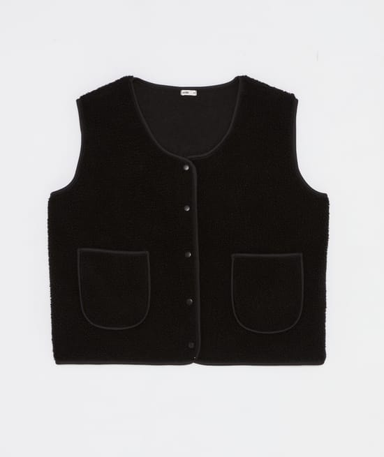 Sherpa sleeveless jacket;